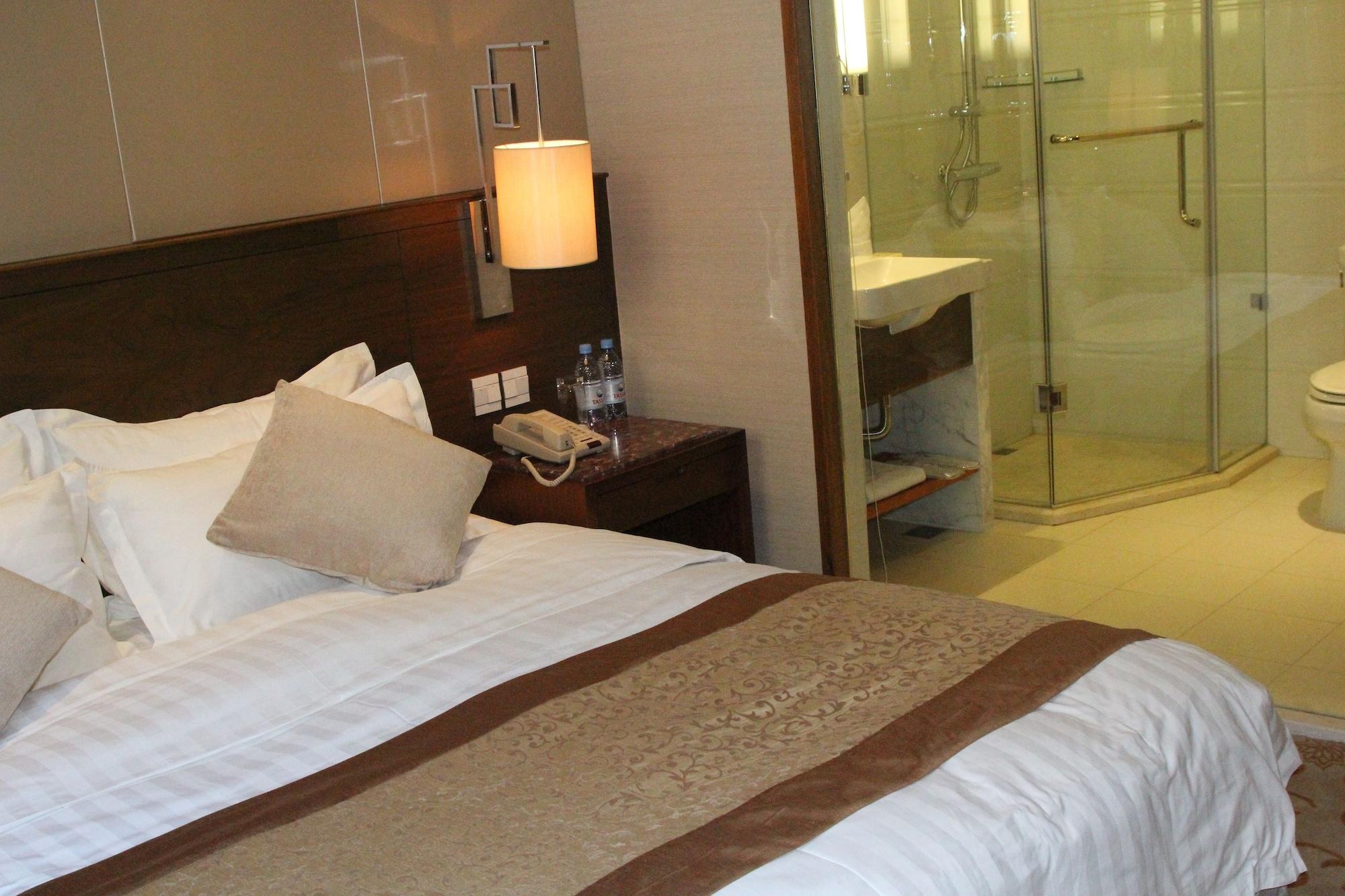 Soluxe Hotel 알마티 외부 사진