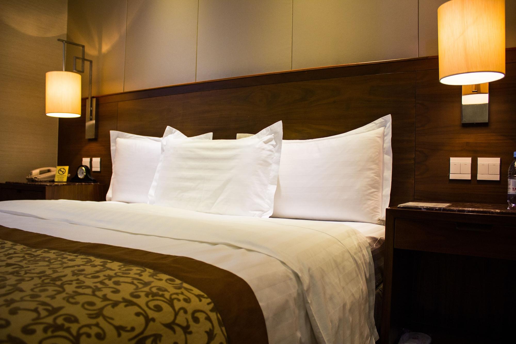 Soluxe Hotel 알마티 외부 사진