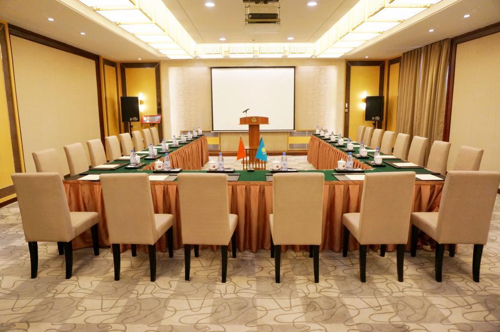 Soluxe Hotel 알마티 외부 사진