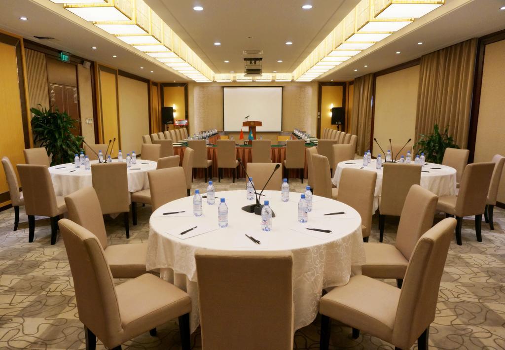 Soluxe Hotel 알마티 외부 사진
