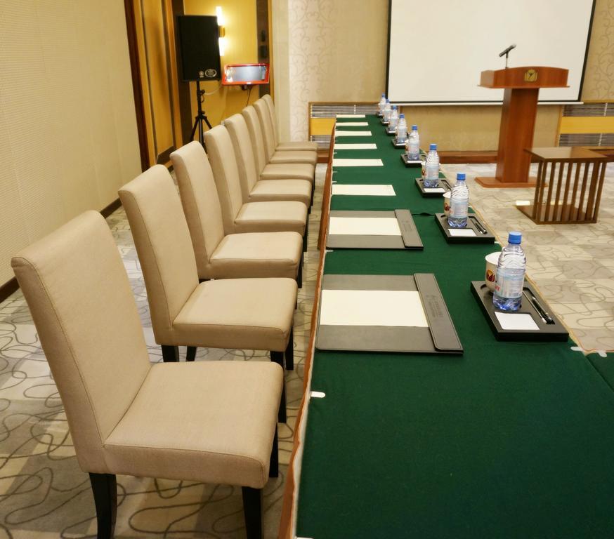 Soluxe Hotel 알마티 외부 사진