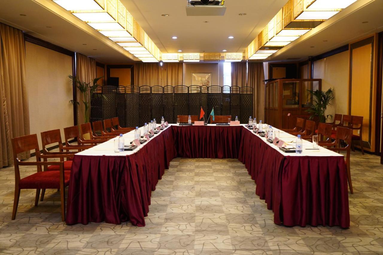 Soluxe Hotel 알마티 외부 사진