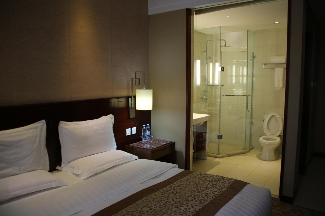 Soluxe Hotel 알마티 외부 사진