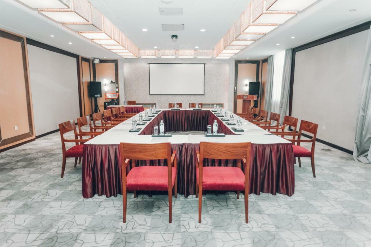 Soluxe Hotel 알마티 외부 사진