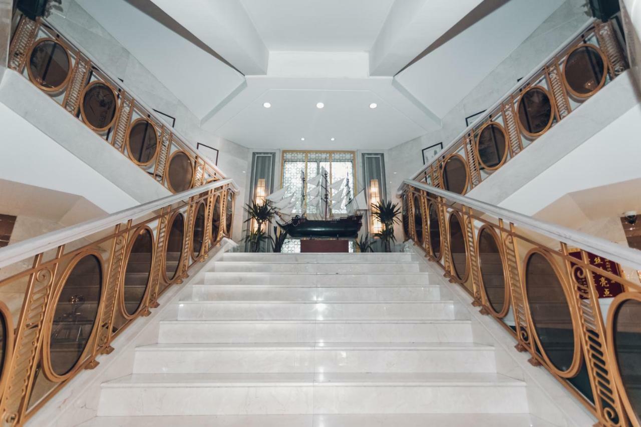 Soluxe Hotel 알마티 외부 사진