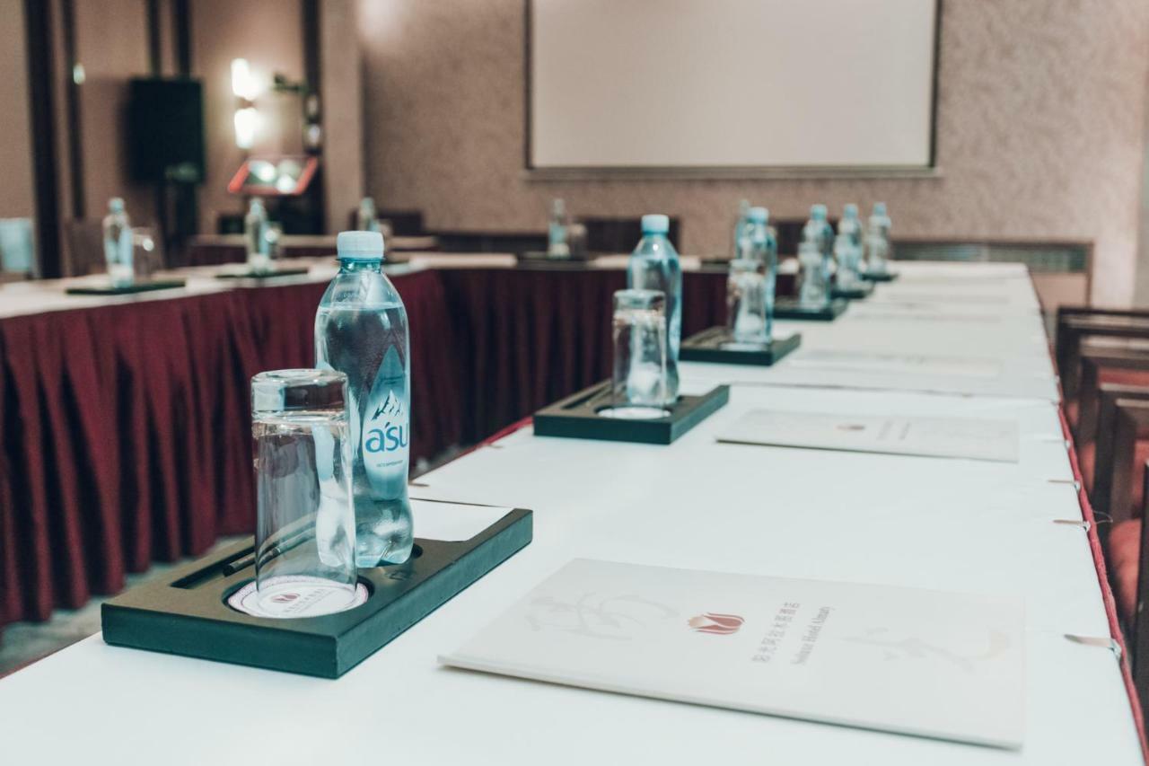 Soluxe Hotel 알마티 외부 사진